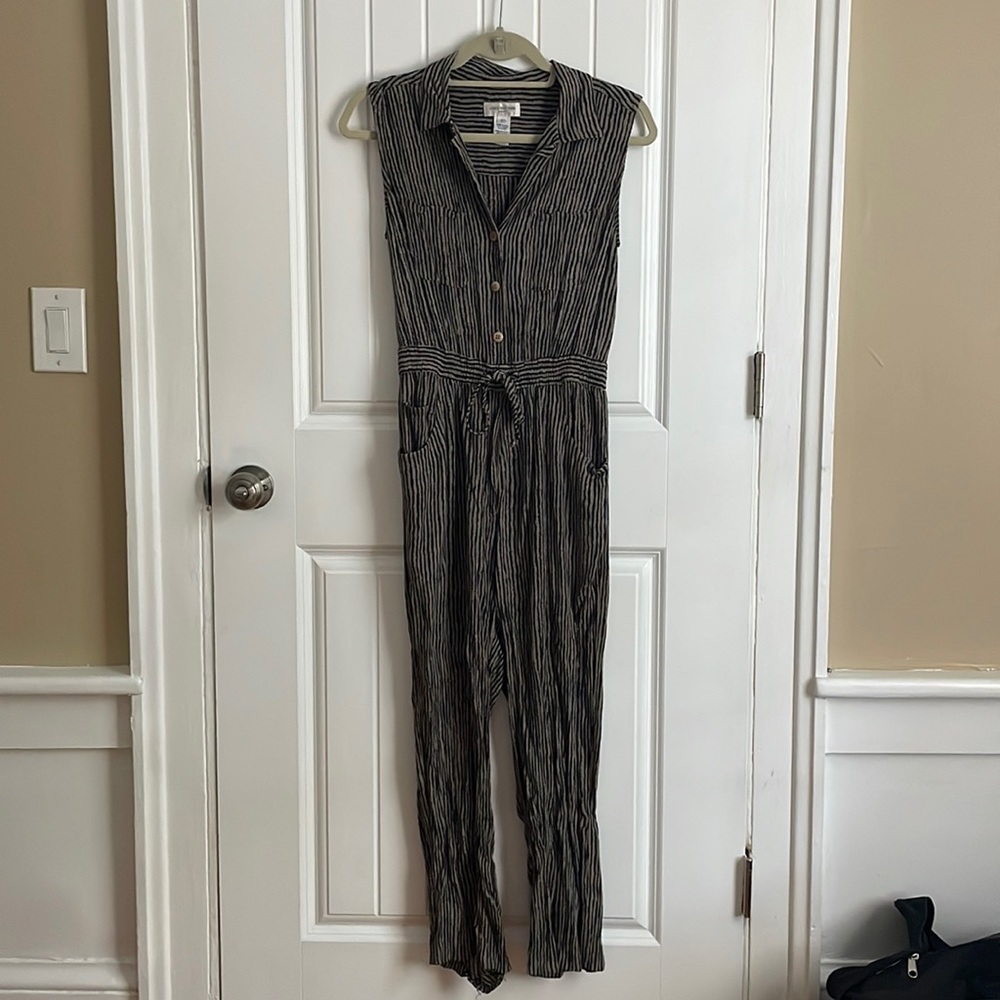 Vintage striped collared sleeveless jumpsuit